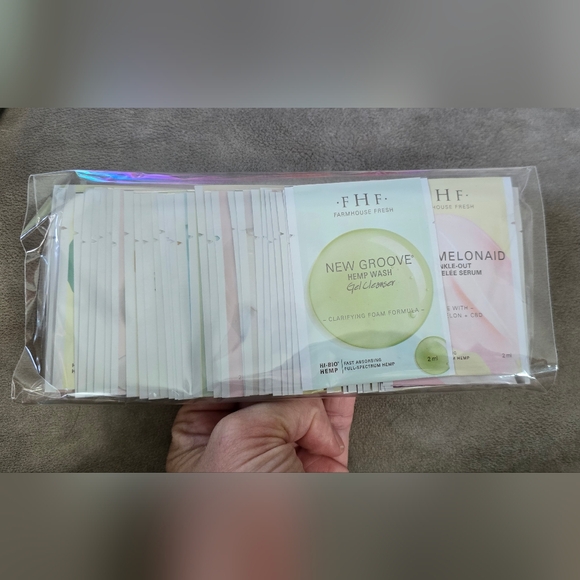 NEW! Farmhouse Fresh Skincare sample pack- 50 2 ml sample packets - Picture 1 of 2